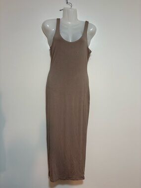 FASHION NOVA TAN MAXI DRESS SIZE L